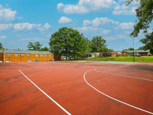 basketball court at Southwoods Apartments