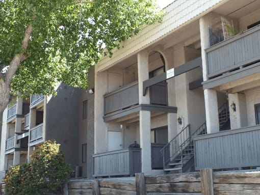 apartments with private balcony/patio 