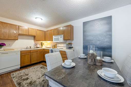 Apartment Home with Kitchen and dining area