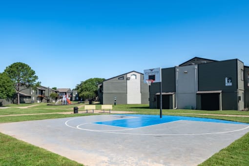 outdoor basketball court at fusion Fort Worth (previously Desert Sands) apartments in haltom city, Texas