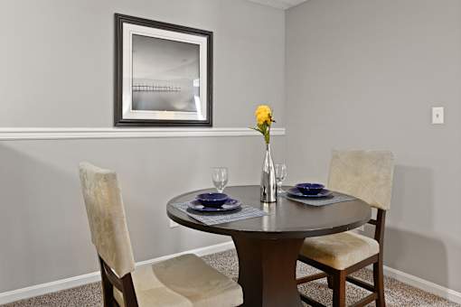 Patchen Oaks Apartments - Dining Area