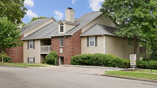 Patchen Oaks Apartments - Exterior Green Spaces