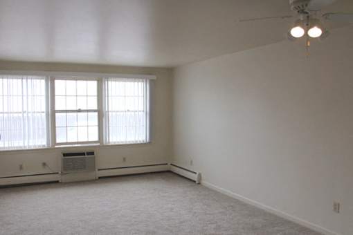 Parkview Manor Apartments – Living Room – Snow Removal And Lawn Care – Sweet Home Schools – Near UB North – Storage Area - Appliances Included - 24 Hour Emergency Maintenance – Ask for a Tour - Pet Fr