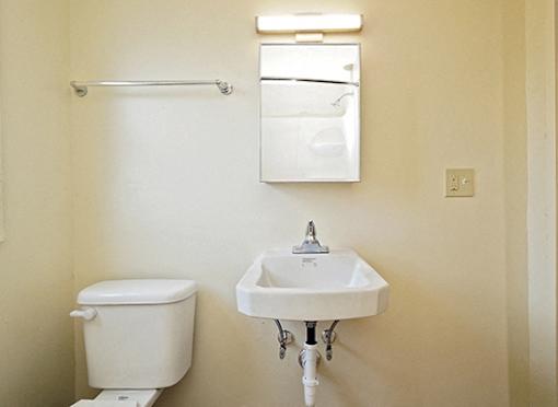 Princeton Court – Bathroom – Master Bathroom - On-Site Laundry - 24 Hour Emergency Maintenance – Ask for a Tour - Extra Storage – Not Pet Friendly
