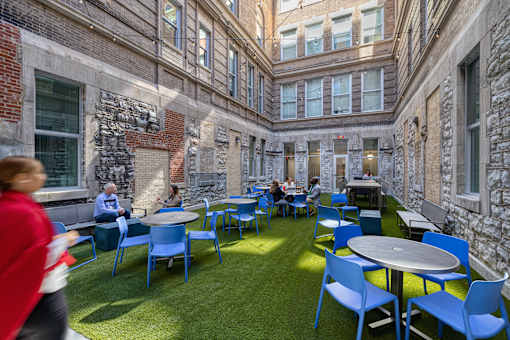 Residential Courtyard at Residences at Delmar Divine, St. Louis, MO