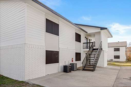 Exterior View at Mammoth at the Orchard Apartments, Rogers, AR