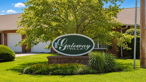 A sign that says Gateway on it.