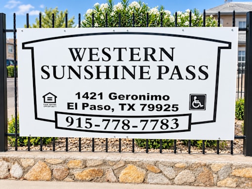 A sign for Western Sunshine Pass in El Paso, TX.