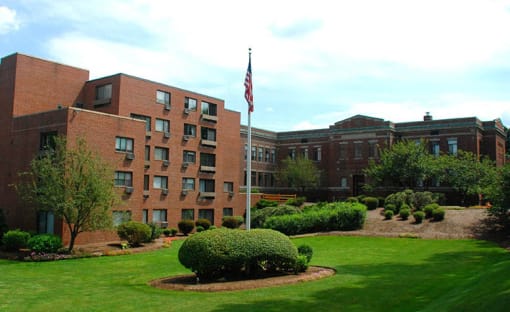 Lincoln Apartments