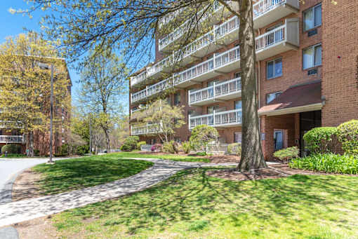 Side view of Kimball Court in Woburn
