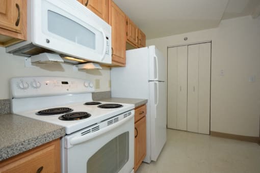 Full Updated Appliances In Kitchen Sycamore Place Apartments.