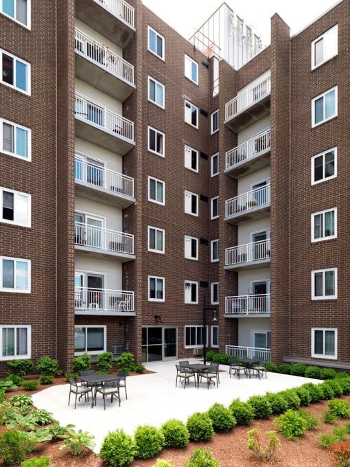 Exterior Courtyard Jaclen Tower Apartments in Beverly, MA.
