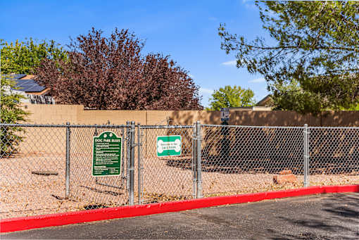 A dog park at Courtside Apartments.