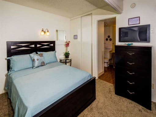 Bedroom With Bathroom View at Pine View Village Apartments, Flagstaff, AZ, 86001