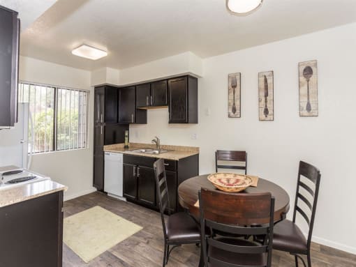 Eat-In Kitchen at Country Club Meadows Apartments, Flagstaff