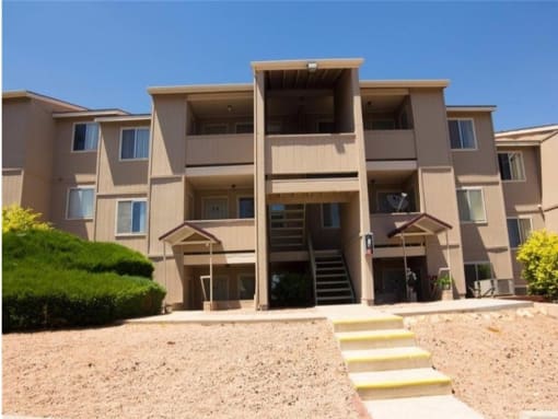 Property Exterior at Country Club Vista Apartments, Flagstaff, AZ, 86004