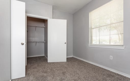 Bedroom - closet