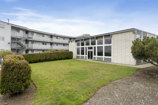 the building where the hotel is located