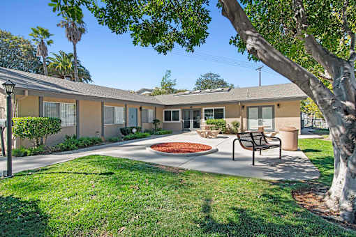 Outdoor Garden Space at Hendrix Apartments, Escondido, CA