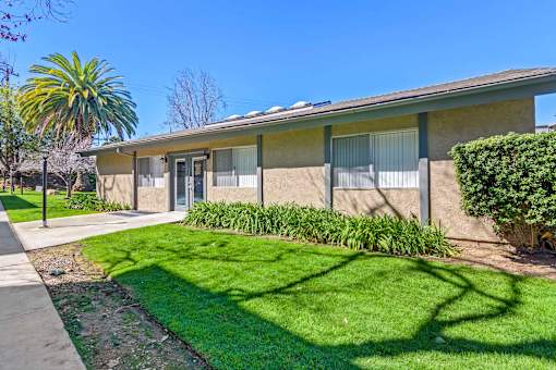 Green Lawn at Hendrix Apartments, California