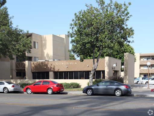 Car Parking at Rosswood Villa Apartments, Santa Ana, 92701  