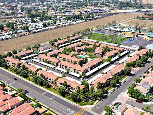 Redlands Towne Square