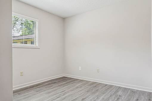 A Room With White Walls at Hilldale Apartments, Memphis, 38128