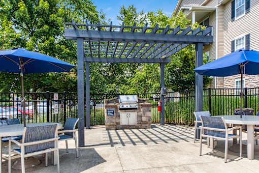 Patio And Grill Stations at Prescott Place, Ohio