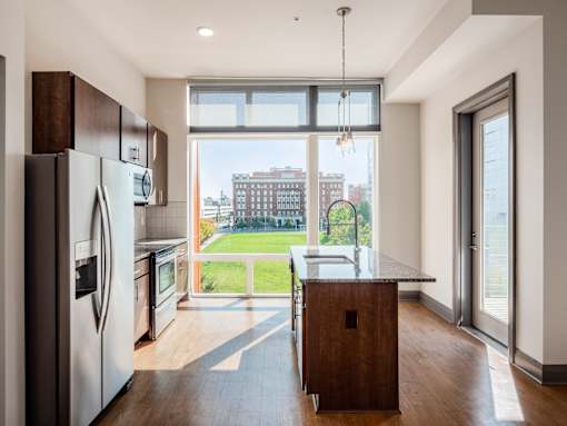 Open Kitchen at 303 Front St Apartments, Columbus, OH