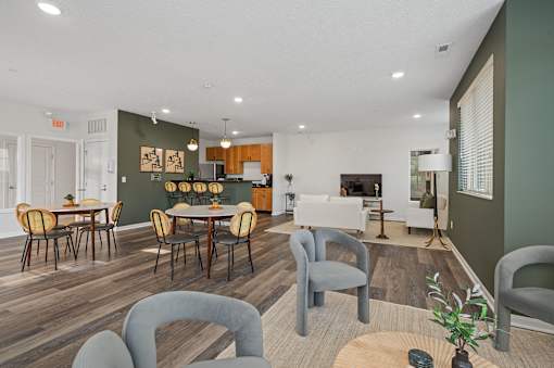 resident lounge with tables and chairs at DeSales Flats Apartments*, Cincinnati