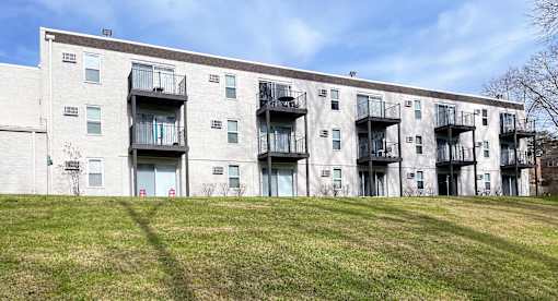 Lush Green Landscape at Cincinnati Premier Living*, Cincinnati, OH