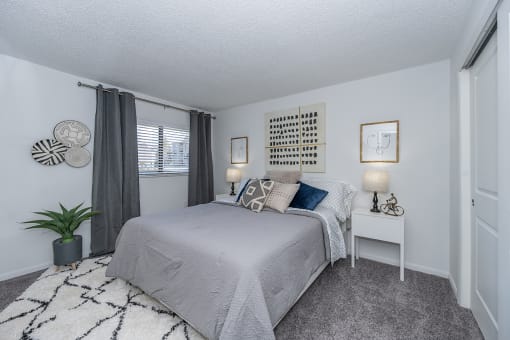 Gorgeous Bedroom at Deerfield Crossing Apartments, Lebanon, Ohio