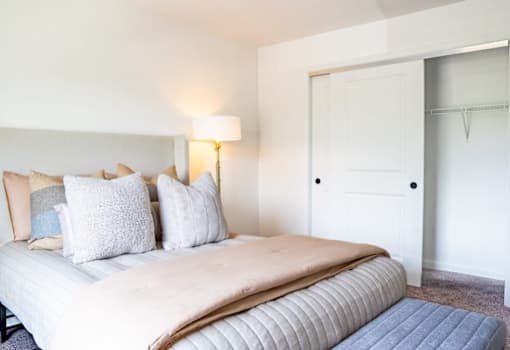 Comfortable Bedroom With Accessible Closet at Ten31, Dayton, 45458