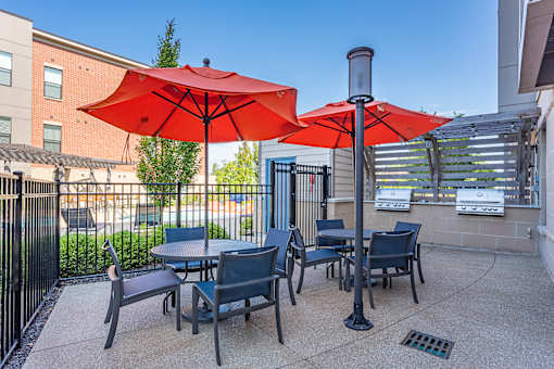 Seating area at DeSales Flats Apartments*, Cincinnati, 45206