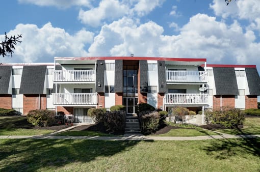 Property Exterior at Finneytown Apartments and Townhomes, Ohio