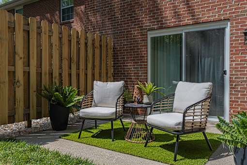 Courtyard Patio at Ivy Hills Living Spaces, Ohio