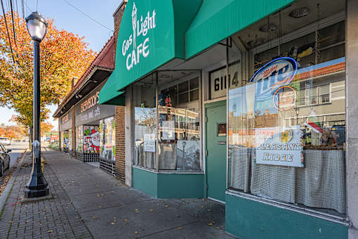 Neighborhood Cafe at Cincinnati Premier Living*, Cincinnati, 45213