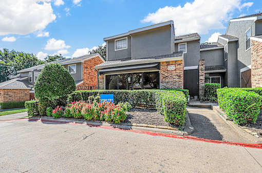 Front exterior view of leasing office