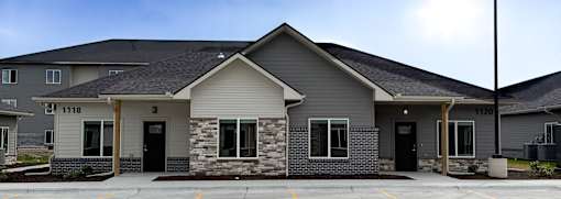 A house with the number 1118 on it.