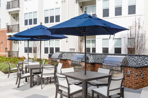 Outdoor grill area at 99 Bridge, New Jersey, 08857