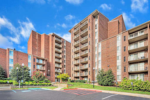 Reserved Resident Parking at Columbia Pointe, Maryland , 21045
