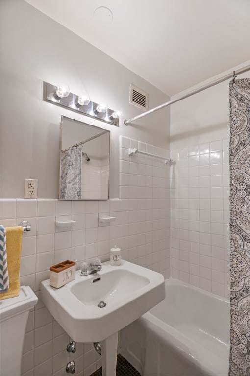 Bathroom With Bathtub at Carillon House Apartments, Washington, DC