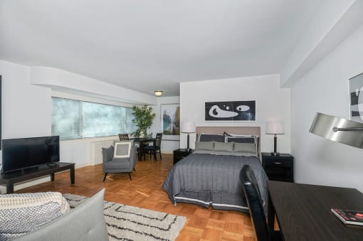 Studio Bed Interior at Carillon House Apartments, Washington
