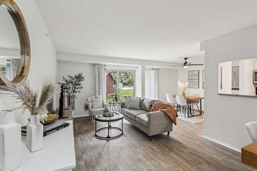 Living Room With Plenty Of Natural Lights at Columbia Pointe, Columbia, MD, Maryland , 21045