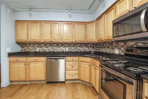 Chef-Inspired Kitchens at Summit Terrace, Maine, 4106