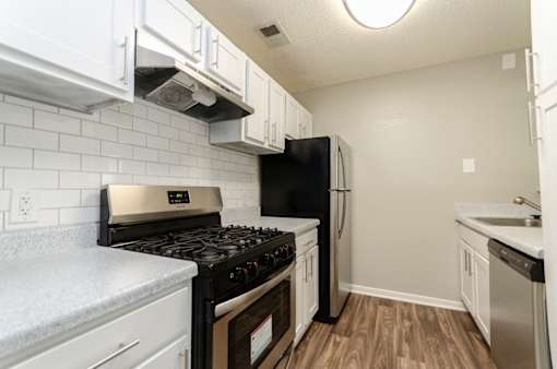 Kitchen Appliances at The Carter 4250 Apartments, Norcross, GA 30093
