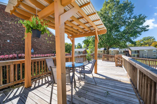 Pool Deck Willow Woods