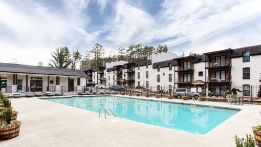 Spacious pool and sundeck