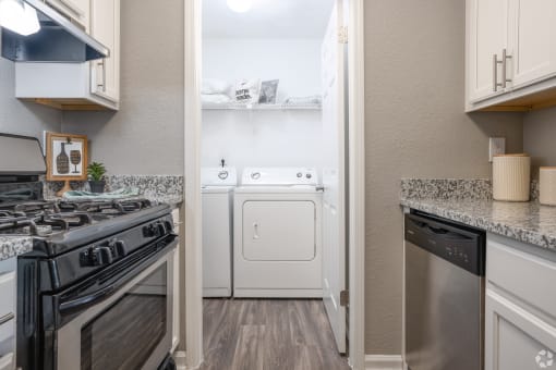 2BR, 2BA - 1,100SF