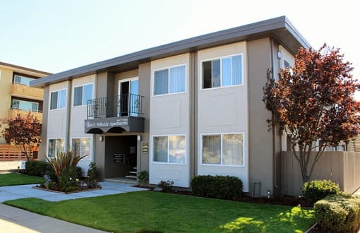 E Hillsdale Apts- front of the building